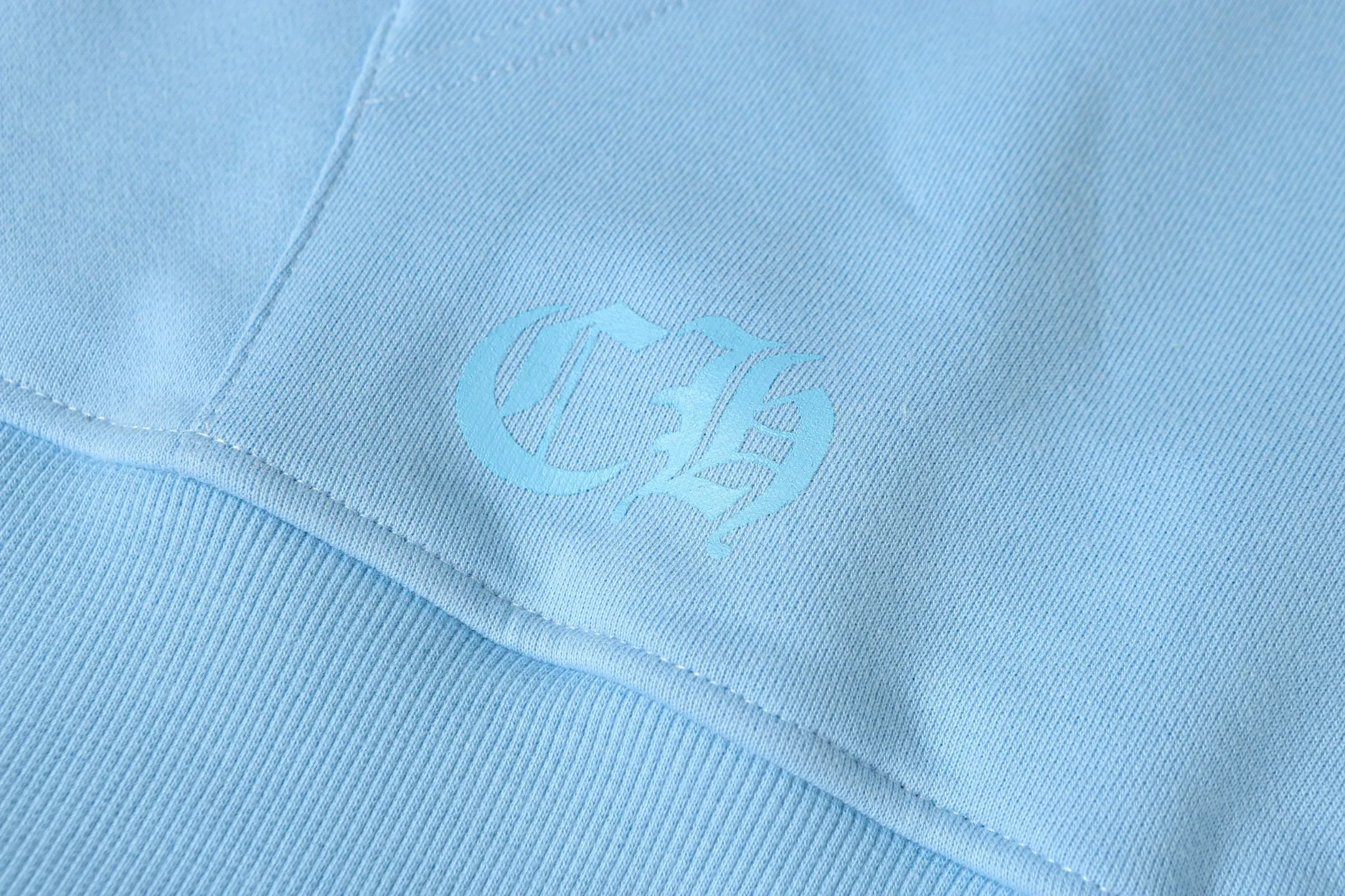 P240 3193-1 Cross-border running quantity model, please do not place an order if you pursue quality - Chrome Hearts/Chrome Heart Sword✝️ printed hooded sweatshirt - High weight, high density and high quality, soft, delicate and skin-friendly wool, soft and silky to the touch, excellent warmth and skin-friendly properties - Custom-woven and custom-dyed, no color difference, no matter the fabric or workmanship details, beat the ordinary version on the market - Hardware zipper accessories are all customized, full of details -Colour: sky blue -Size: S M L XL